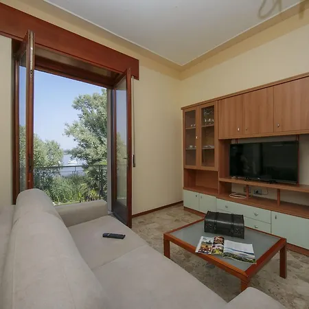 La Corte Sul Lago Apartment Dormelletto
